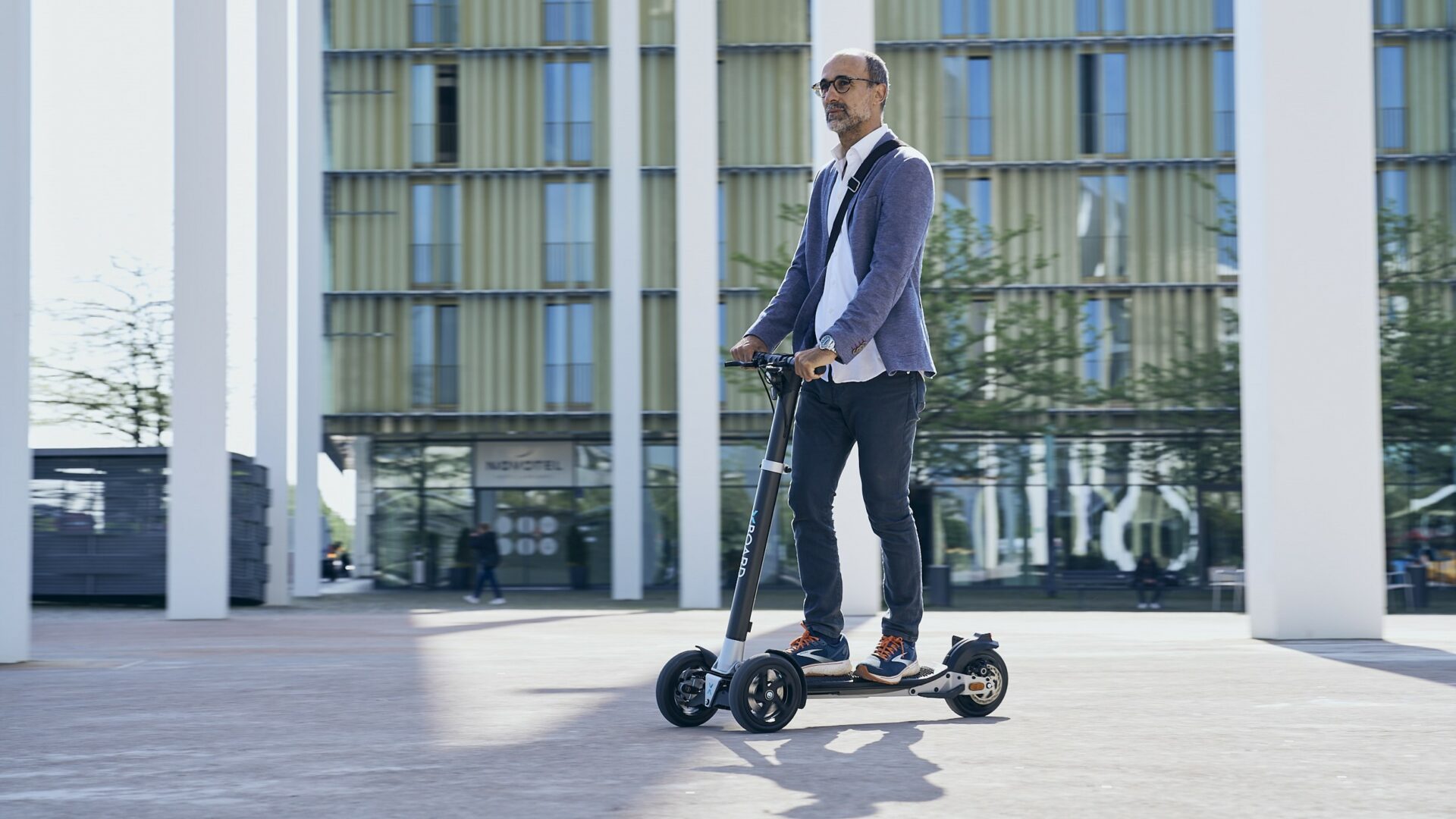 Verkaufsstart des XBoards: Automobilzulieferer Mubea steigt in den E-Scooter-Markt ein