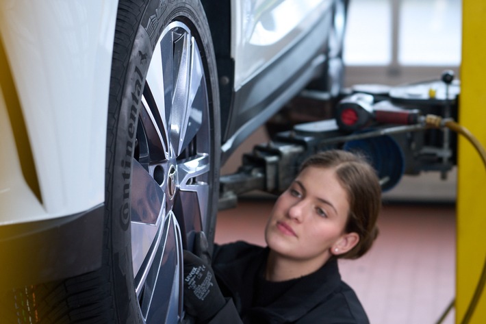 Reifenchecktag 2024: Mehrheit der Autofahrer in Deutschland prüft ihre Reifen zu selten auf Schäden